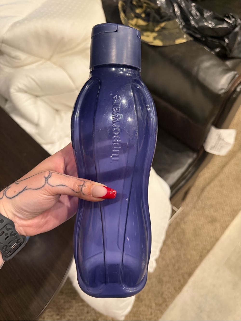 Tupperware Curvy Bottle in Navy Blue